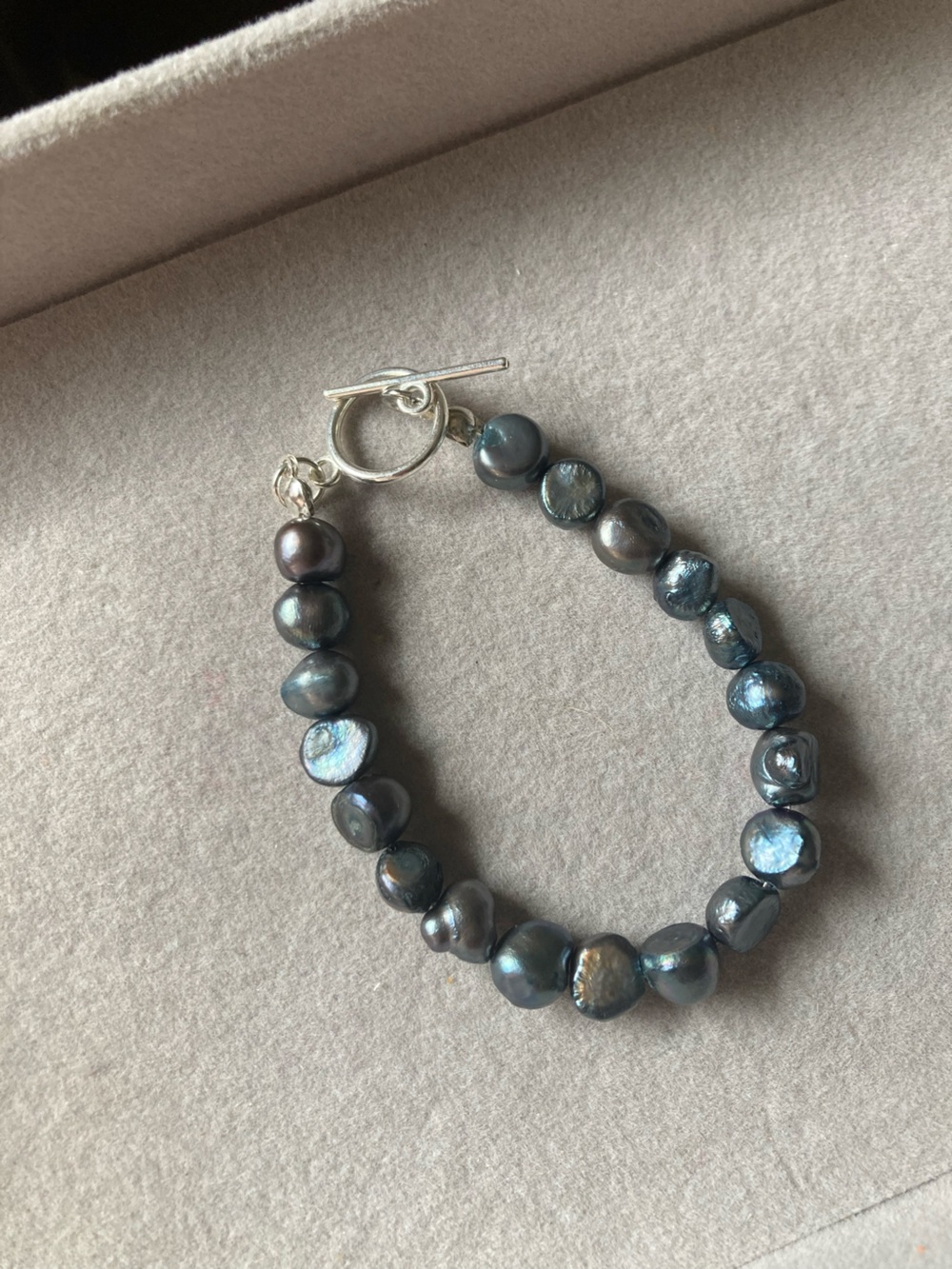 Handcrafted Black Peacock Freshwater Pearl Bracelet with Silver Toggle